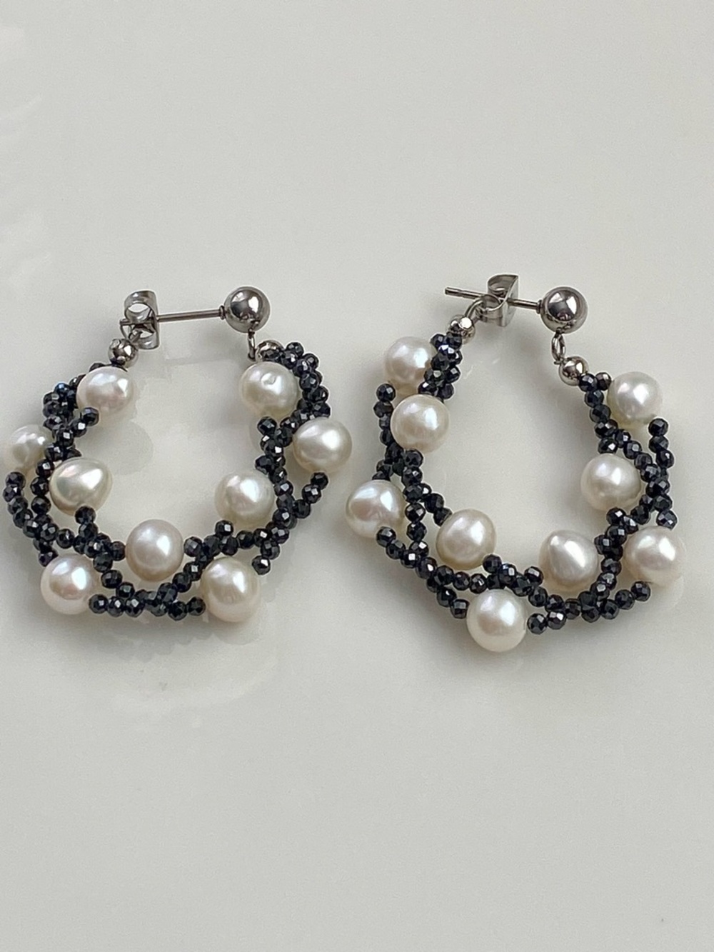 E141-Handmade Braided Freshwater Pearl And Black Spinel Earring